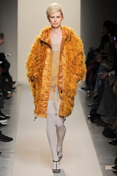 Look 1